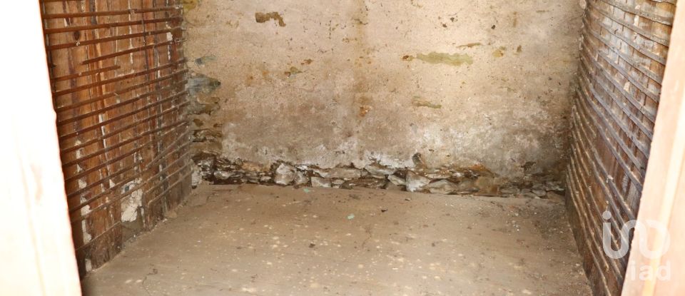 Casa tradicional T2 em Lorvão de 140 m²