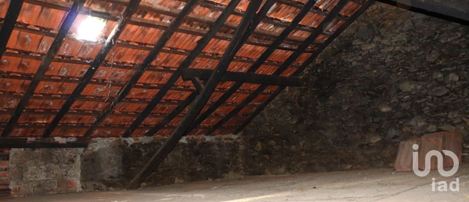 Casa tradicional T2 em Lorvão de 140 m²