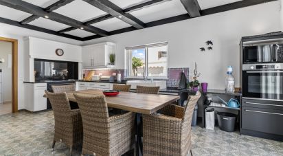 Maison traditionnelle T4 à Lagoa e Carvoeiro de 221 m²