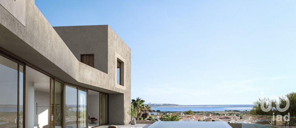 House T5 in Odiáxere of 630 m²