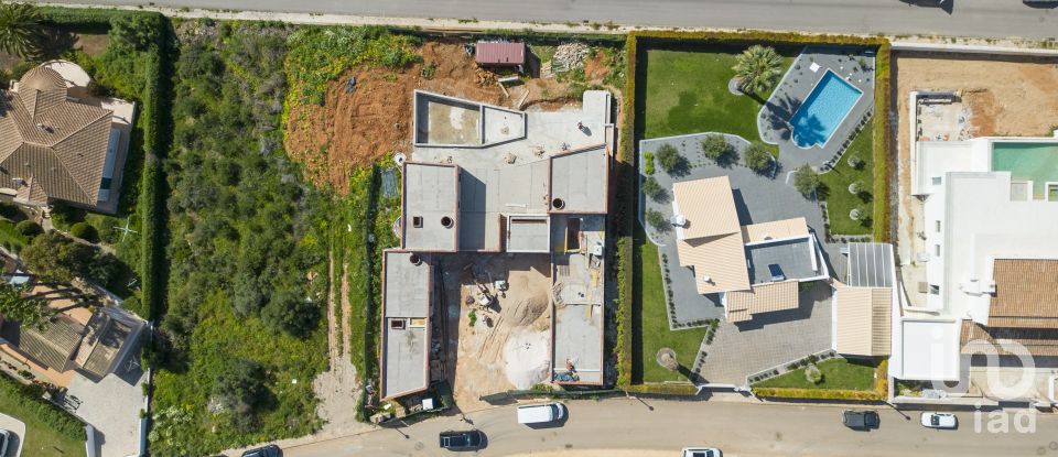 House T5 in Odiáxere of 630 m²