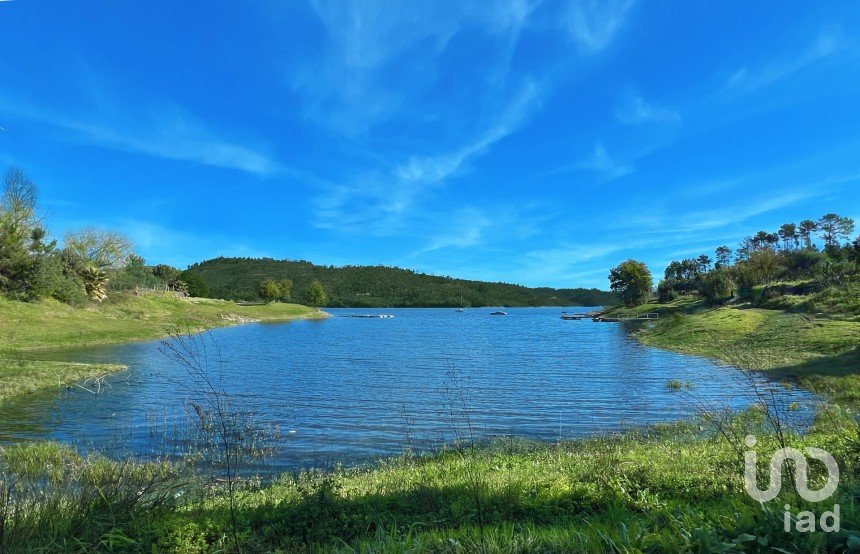 Terreno urbano em Ferreira do Zêzere de 1 560 m²