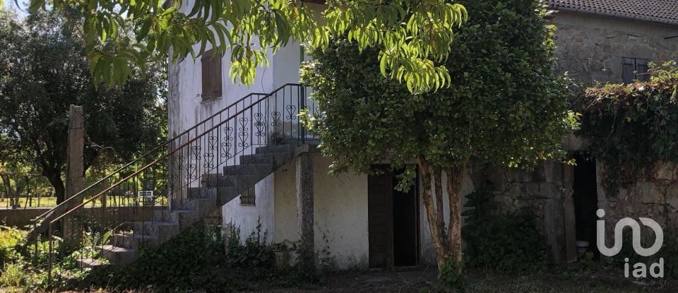 Casa T3 em Correlhã de 250 m²