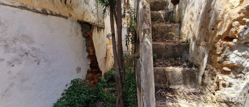 Moradia T2 em Faro (Sé e São Pedro) de 57 m²