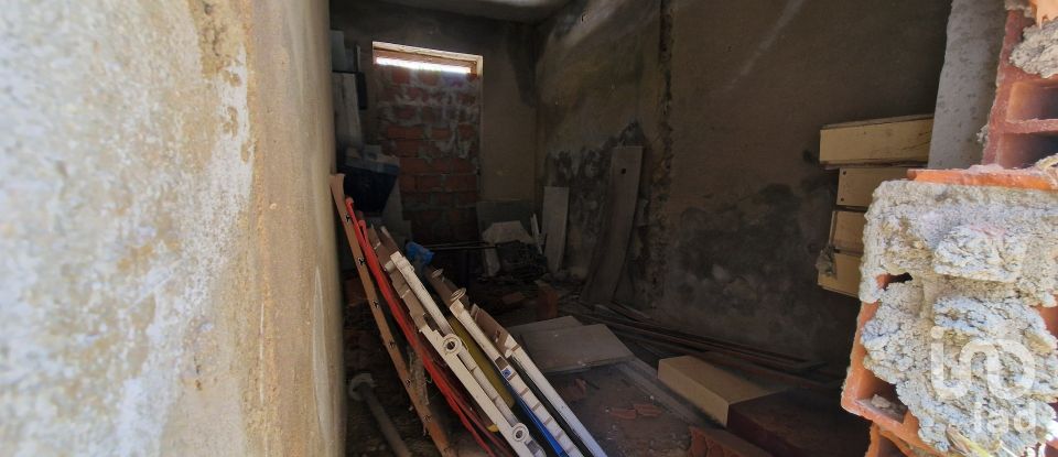 Moradia T2 em Faro (Sé e São Pedro) de 57 m²