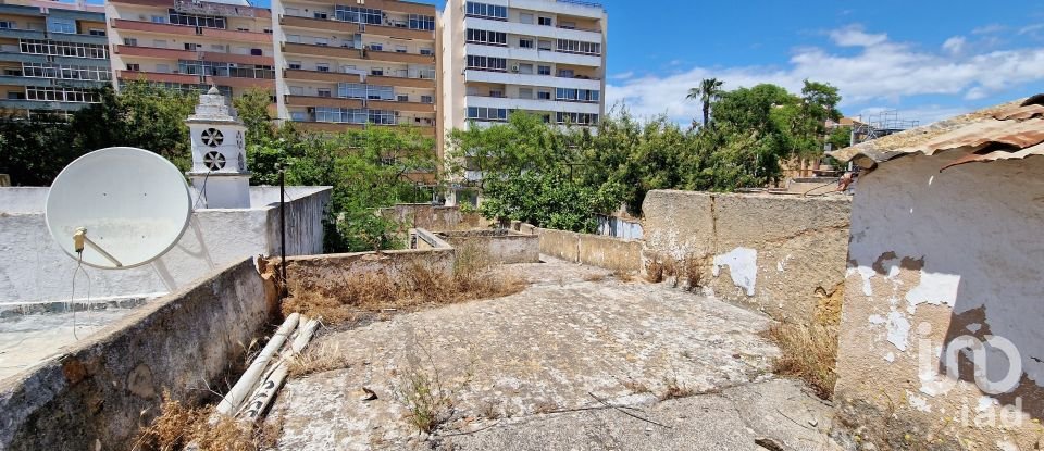 Moradia T2 em Faro (Sé e São Pedro) de 57 m²