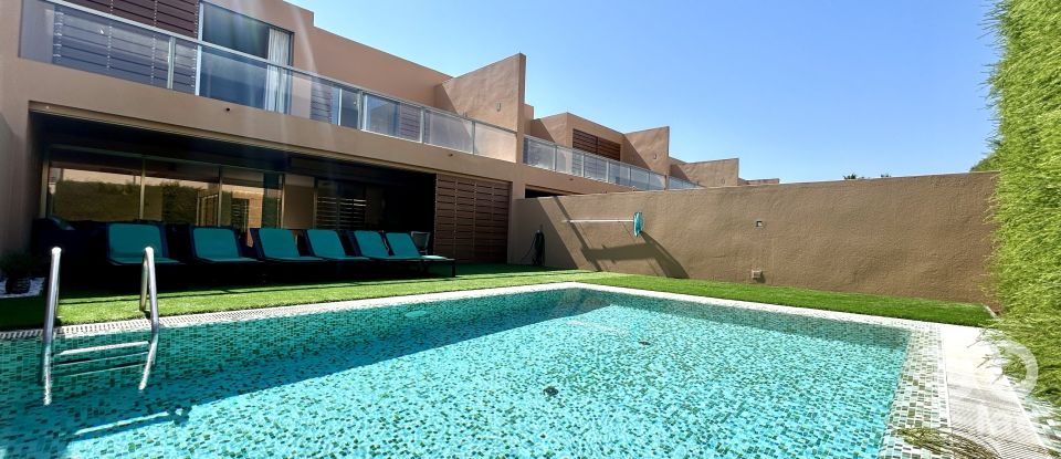 Moradia T4 em Guia de 237 m²