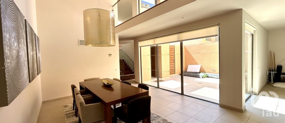 Moradia T4 em Guia de 237 m²