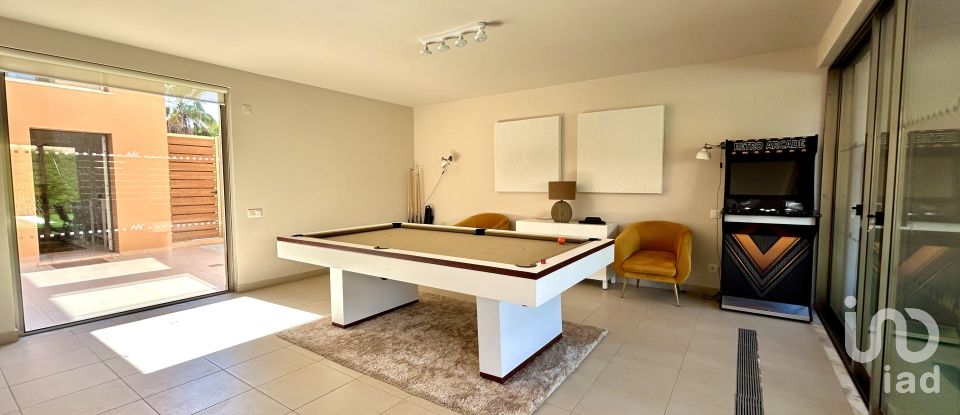 Moradia T4 em Guia de 237 m²