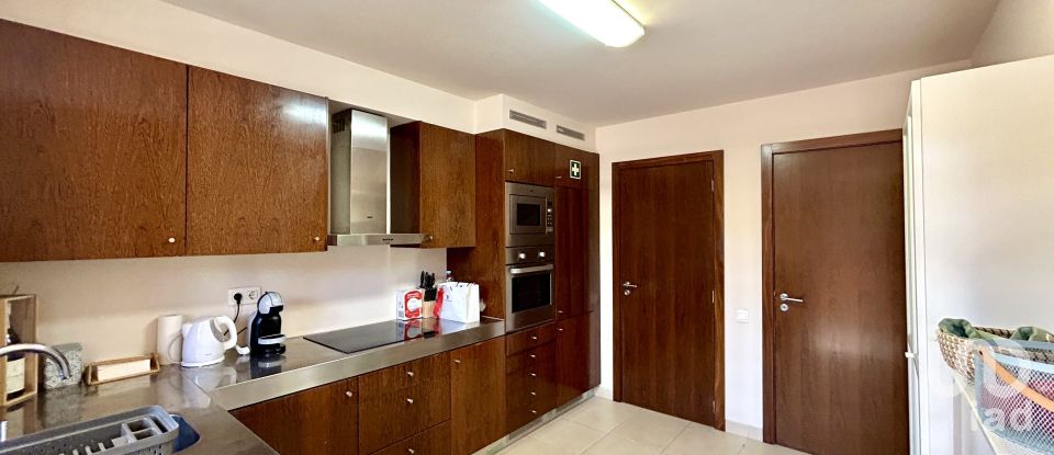 Moradia T4 em Guia de 237 m²