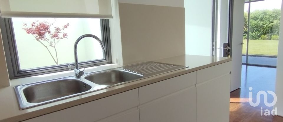 House T4 in Vau of 250 m²