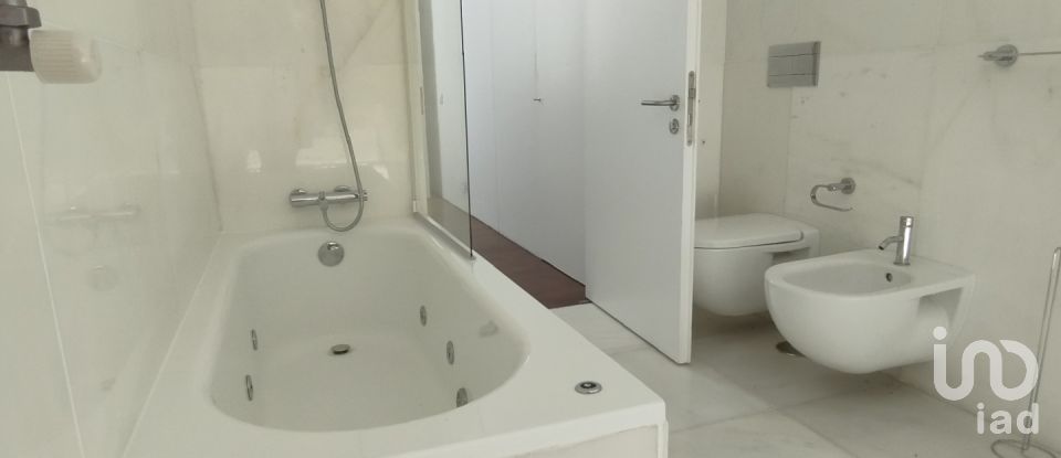 House T4 in Vau of 250 m²