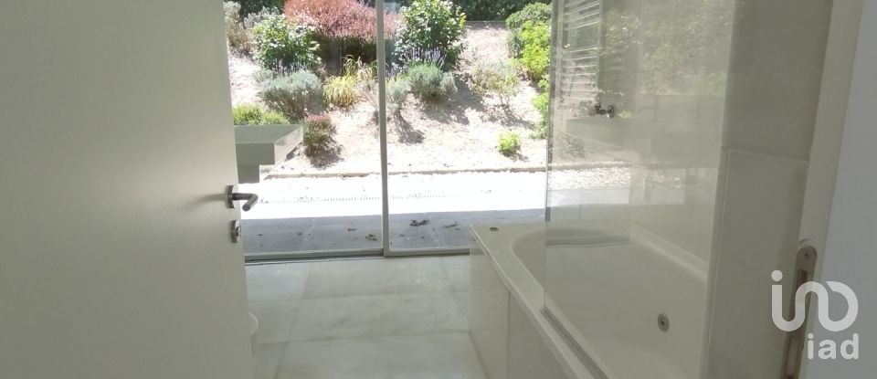 House T4 in Vau of 250 m²