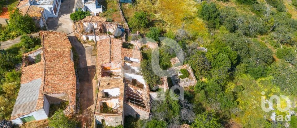 Maison T2 à Alte de 901 m²