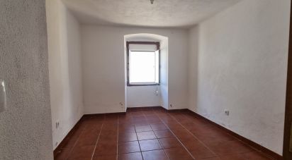 Maison traditionnelle T6 à Nossa Senhora da Graça de Póvoa e Meadas de 216 m²