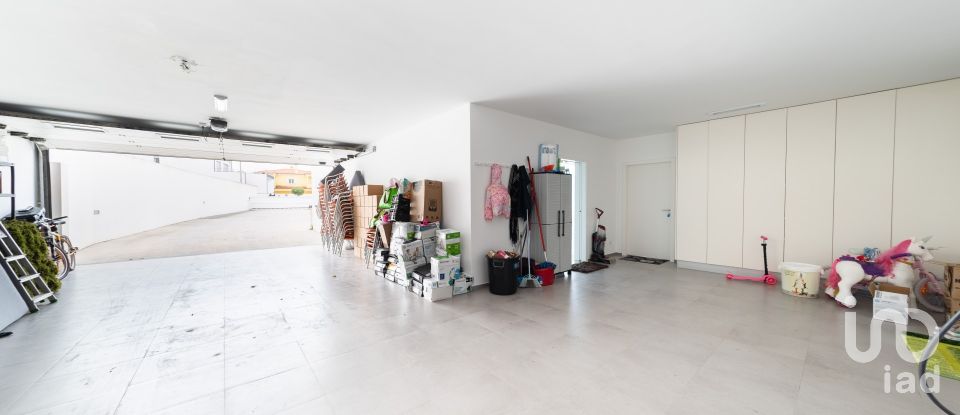 Casa T4 em Nazaré de 421 m²