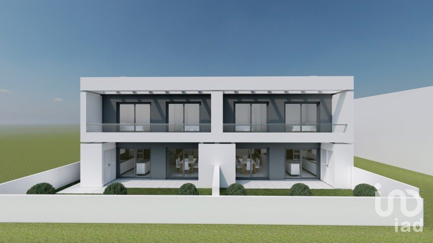 Habitação T4 em Estômbar e Parchal de 168 m²