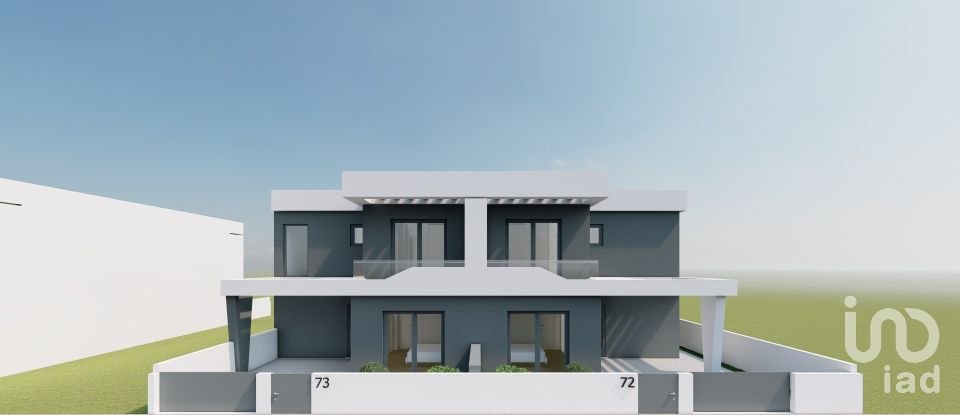 Habitação T4 em Estômbar e Parchal de 168 m²