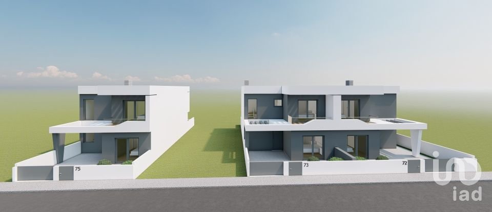 Habitação T4 em Estômbar e Parchal de 168 m²