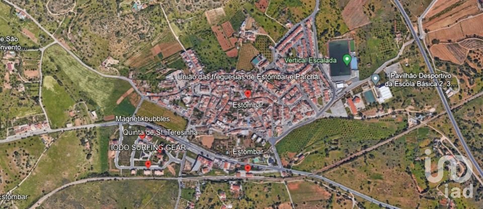 Habitação T4 em Estômbar e Parchal de 168 m²