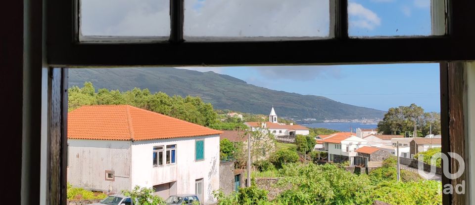 Casa T3 em Lajes do Pico de 100 m²