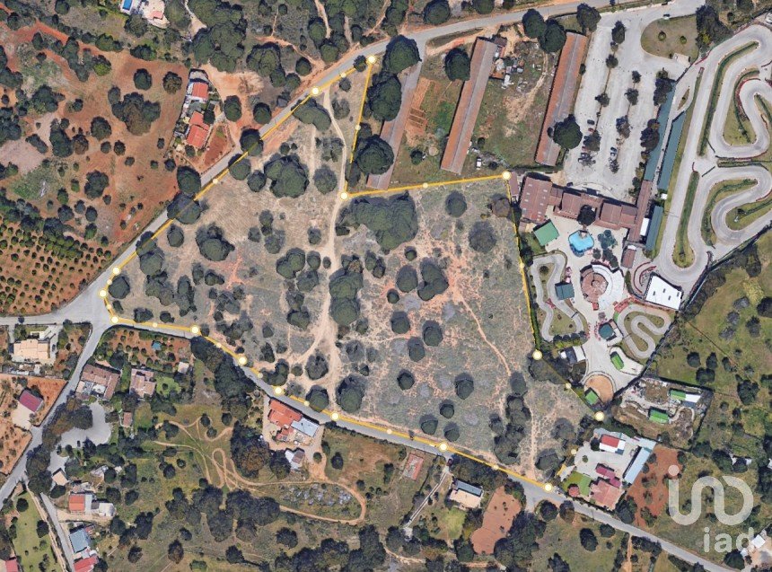Land in Quarteira of 38,468 m²