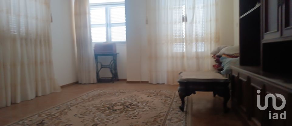 Casa de Campo T0 em Lagoaça e Fornos de 126 m²