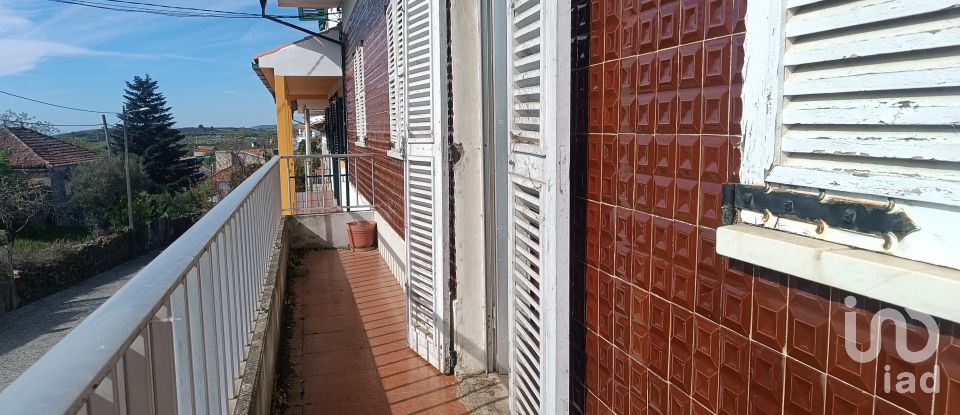 Casa de Campo T0 em Lagoaça e Fornos de 126 m²