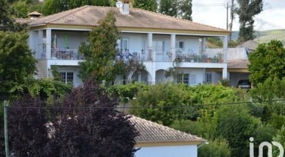 Maison de village T5 à Castanheira de Pêra e Coentral de 381 m²