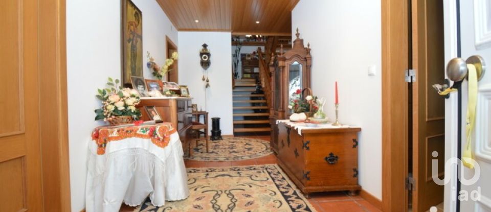 Maison de village T5 à Castanheira de Pêra e Coentral de 381 m²