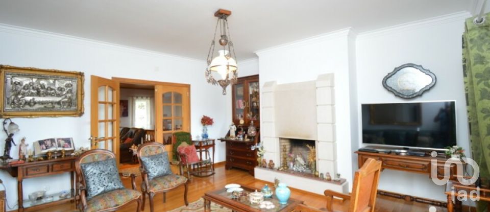 Maison de village T5 à Castanheira de Pêra e Coentral de 381 m²