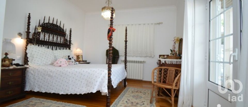 Maison de village T5 à Castanheira de Pêra e Coentral de 381 m²