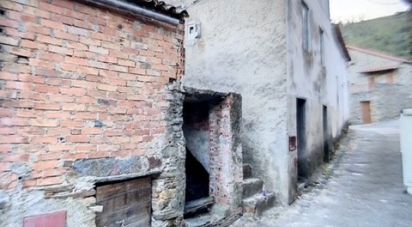 Maison de village T0 à Sobreira Formosa e Alvito da Beira de 104 m²