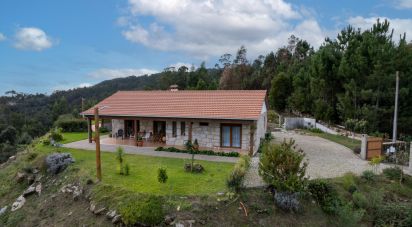 Maison T3 à Couto de Esteves de 130 m²