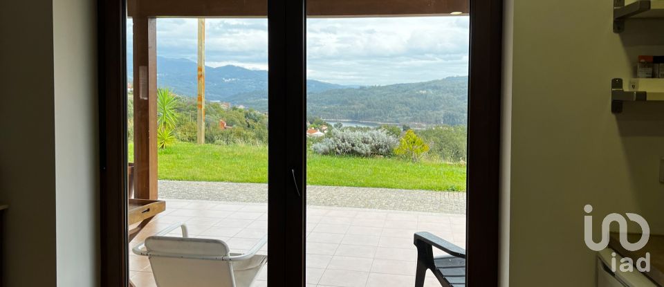 House T3 in Couto de Esteves of 130 m²