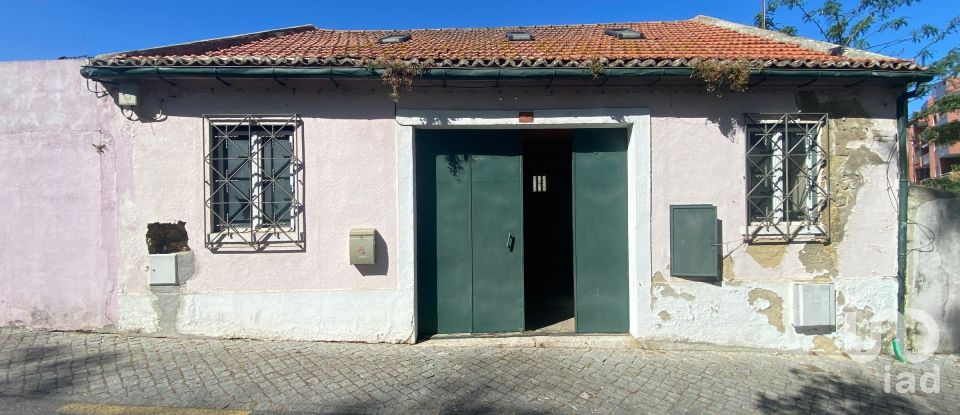 Terrain à bâtir à São Domingos De Benfica de 275 m²