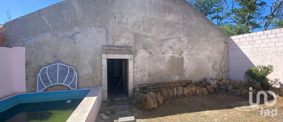 Terrain à bâtir à São Domingos De Benfica de 275 m²