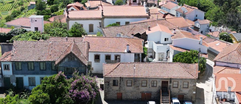 Traditional house T3 in Louredo e Fornelos of 307 m²