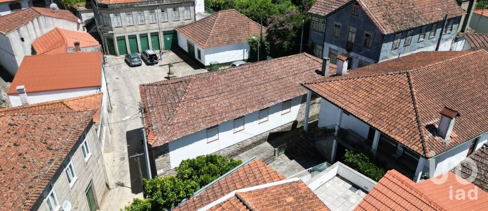 Traditional house T3 in Louredo e Fornelos of 307 m²