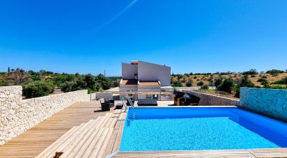 House T4 in Quarteira of 296 m²