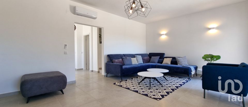 Maison T4 à Quarteira de 296 m²