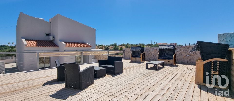 Maison T4 à Quarteira de 296 m²