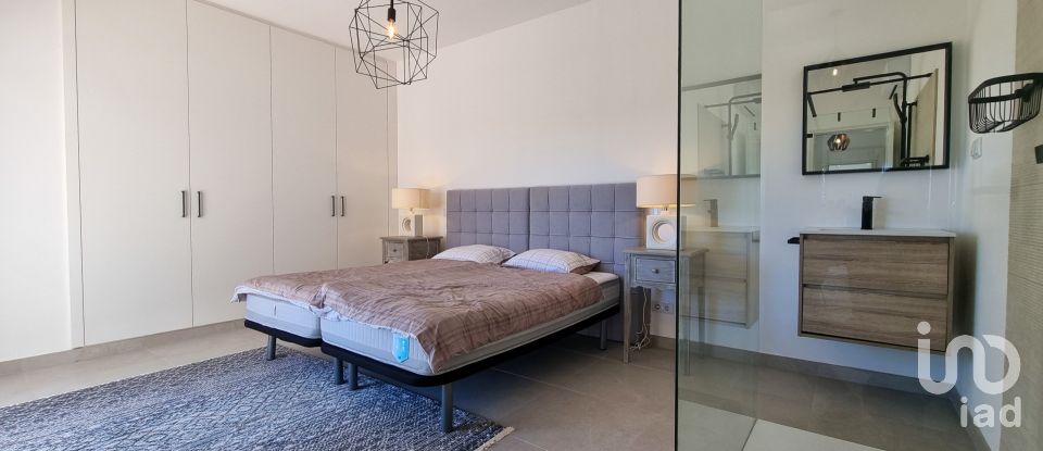 Maison T4 à Quarteira de 296 m²