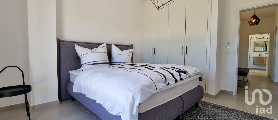 Maison T4 à Quarteira de 296 m²