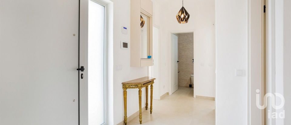 Maison T4 à Quarteira de 296 m²