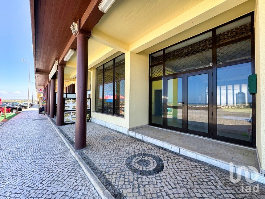 Boutique/Local commercial à Vieira de Leiria de 101 m²
