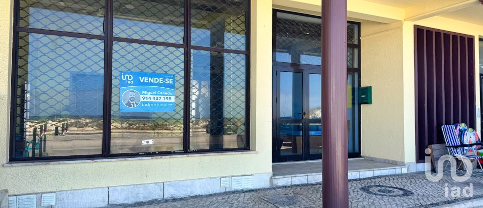 Boutique/Local commercial à Vieira de Leiria de 101 m²