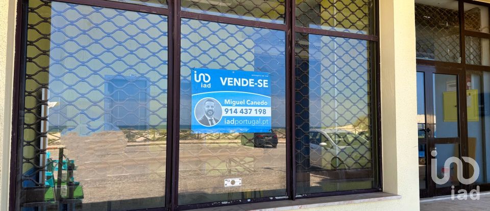 Boutique/Local commercial à Vieira de Leiria de 101 m²