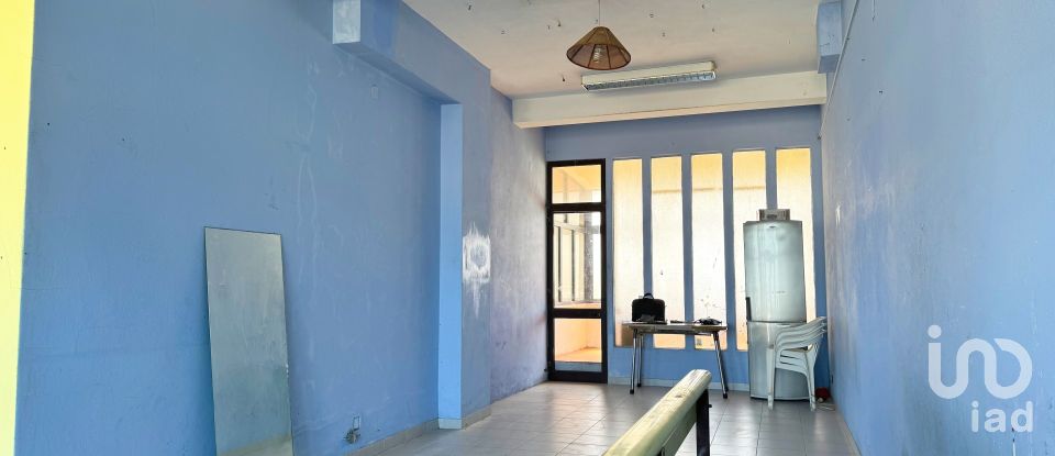 Boutique/Local commercial à Vieira de Leiria de 101 m²