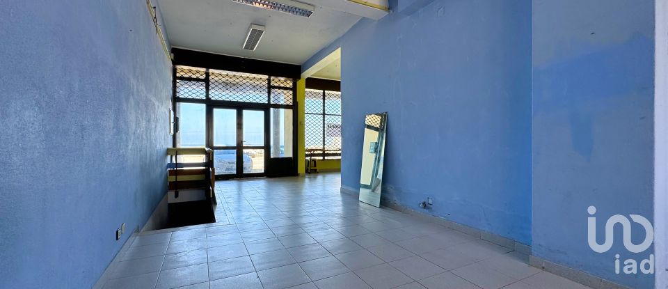 Boutique/Local commercial à Vieira de Leiria de 101 m²